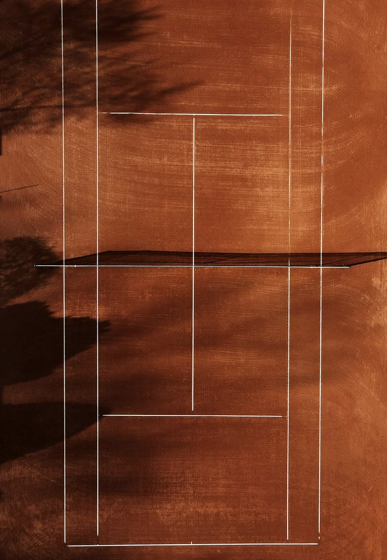 Vista aérea de uma quadra de saibro